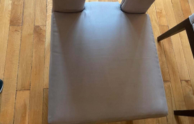 Nettoyage de chaises en Alcantara à Paris